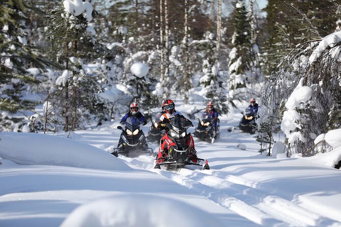 1-Hour Snowmobile Safari Adventure in Rovaniemi - The safety briefing before the engines start