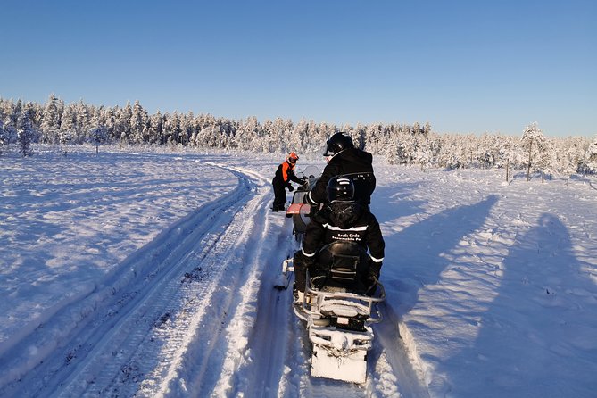 1-Hour Snowmobile Safari Experience - Group size, pace, and the feel of the outing