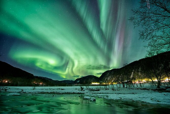 3-h Northern Light Safari by Snowmobiles From Levi - Sausages, hot tea, and a forest fire