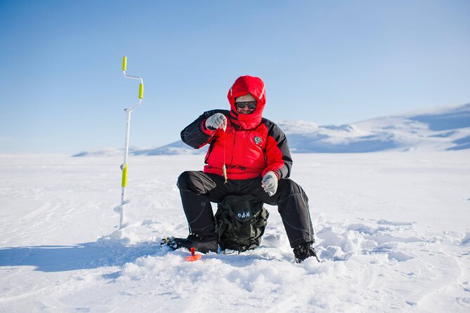 Arctic Fishing & Open Fire Cooking - Meeting the guides and getting equipped