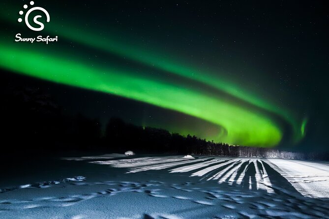 Aurora Borealis Trip in Lapland Lakeside - Waiting Beside the Campfire