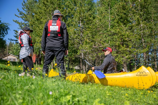 Authentic Reindeer Farm and Canoe Experience from Rovaniemi - Learning to handle a canoe safely