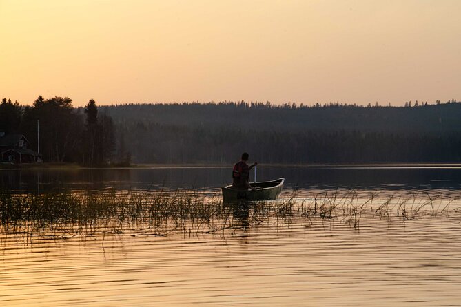 Canoe Trip in Lapland from Rovaniemi - Paddling through still water and narrow passages