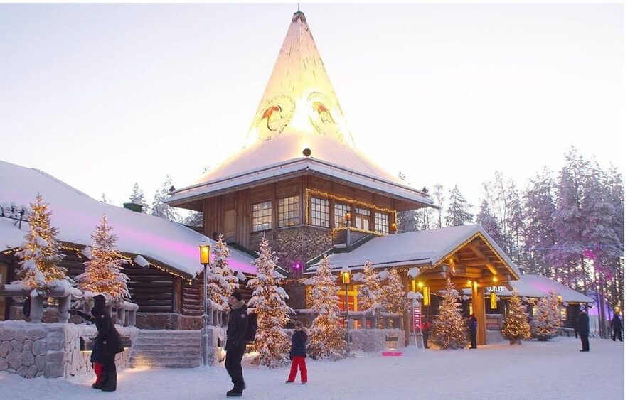 City tour and Santa Claus village visit in Lapland - Who Will Enjoy This Three-Hour Outing?