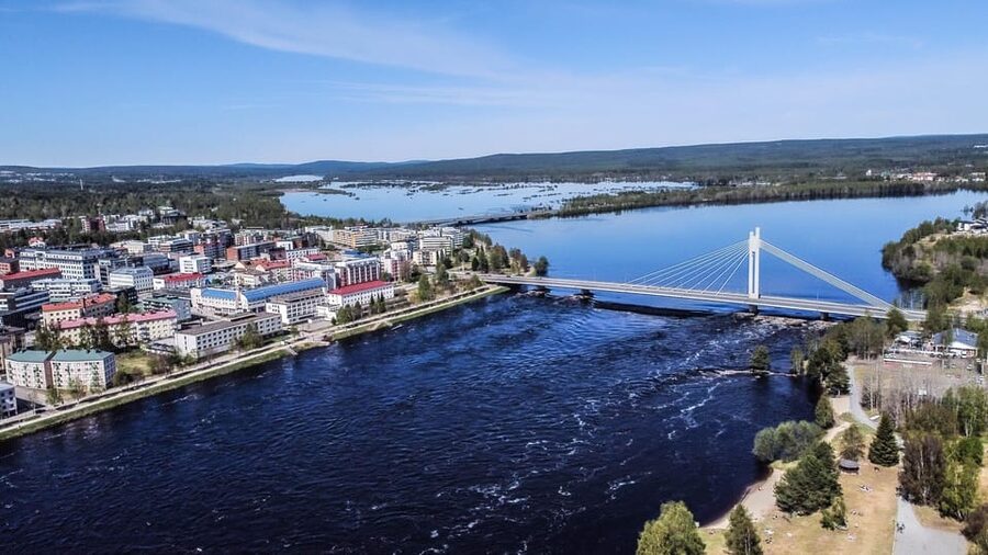 City tour and Santa Claus village visit in Lapland - Timing, Language, and Practical Details