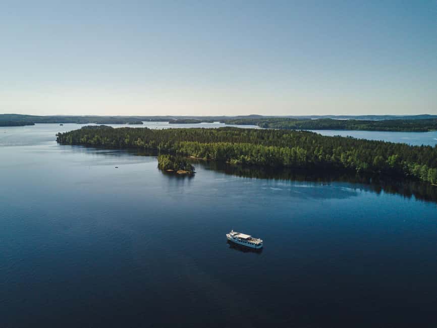 Cruise around Savonlinna archipelago - Audio guidance and the onboard atmosphere