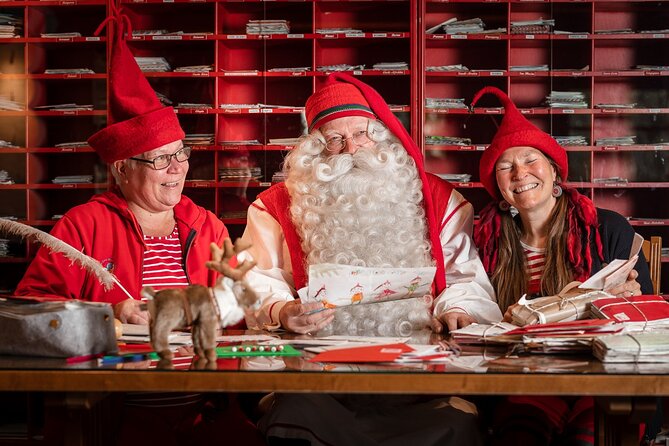 Daytour to Santa Claus Village, Reindeer and Husky Safaris, Photo, and Lunch - Why the guide can make or break the day