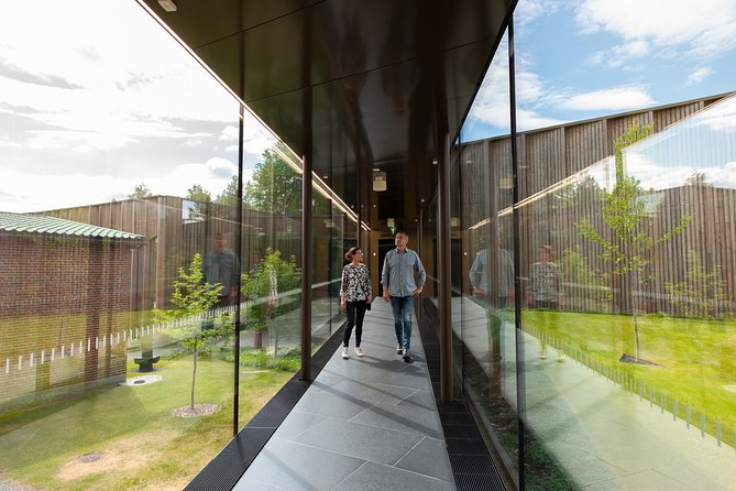 Entry to the amazing Serlachius Museums in the Tampere region - Serlachius Manor and the art collection