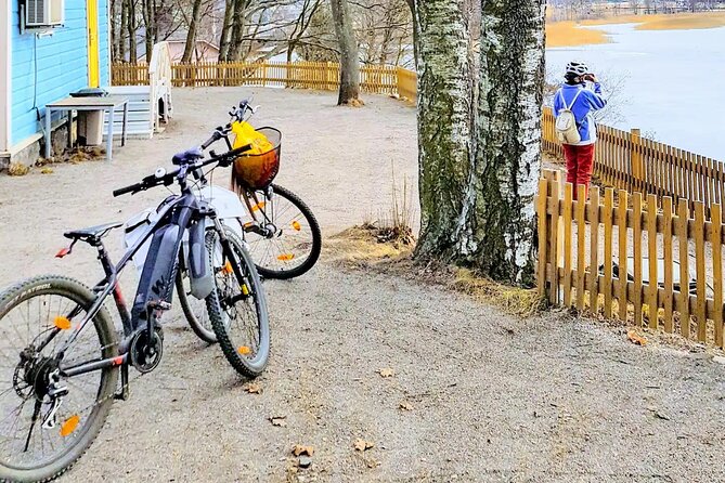 Explore happiest Helsinki: Bike/Ebike: BBQ, Sauna, Forest, &Parks - Guides who make the day easier