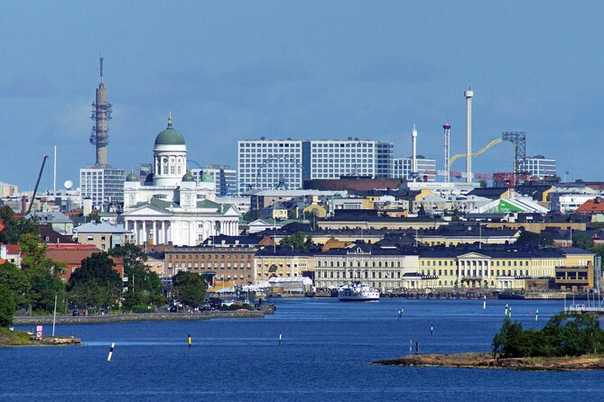 Explore Helsinki in Portuguese with a PRIVATE guide - Aleksanterinkatu to Rautatientori