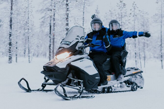 Family day: Reindeer, Husky and Snowmobiling in Levi - The husky farm and its fast 500-meter run