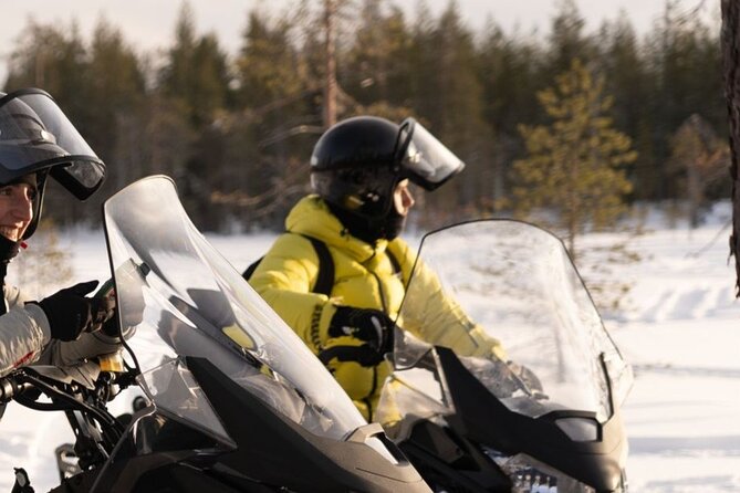 Family Snowmobile Safari in Rovaniemi - Learning to drive before entering the forest