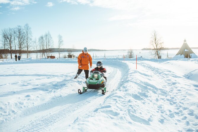 Family Snowmobiling in Rovaniemi, Apukka Resort - Getting ready for Arctic conditions