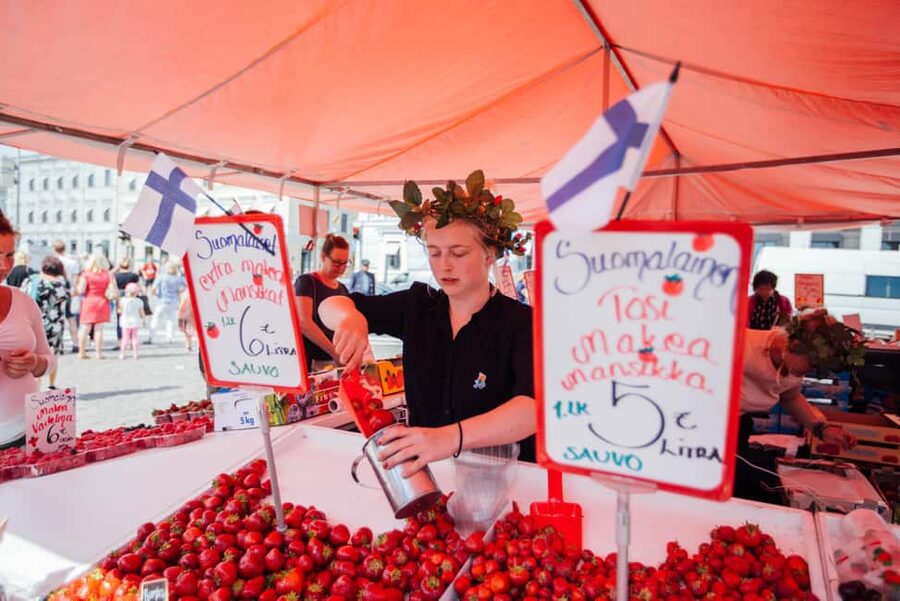 FOOD Tour with Rooftop Bar Visit in Helsinki - Coffee, Chocolate and the Finnish Café Tradition
