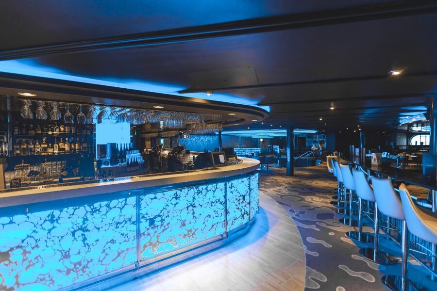 From Helsinki: 3-Day Return Cruise to Stockholm & Breakfast - Who should book this experience?