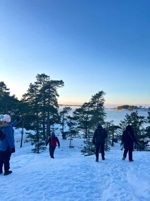 From Helsinki: Archipelago Excursion in Porkkalaniemi - Walking across ancient rock and coastal forest