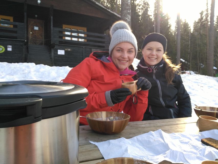 From Helsinki: Nuuksio National Park Hiking Tour with Food - What the small group changes