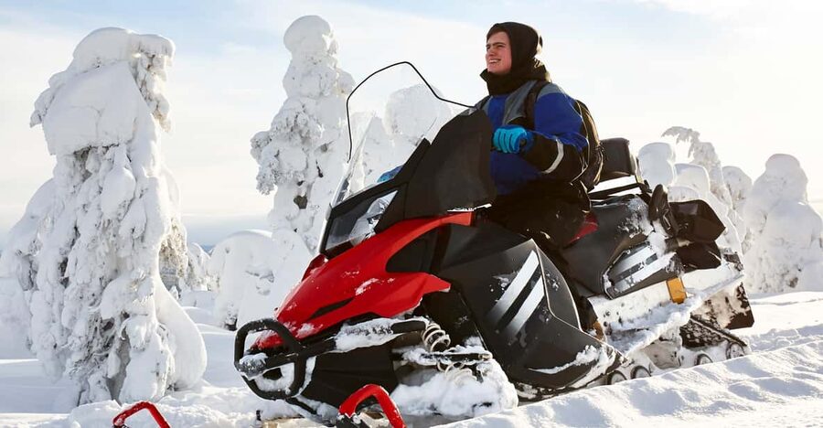 From Rovaniemi: 2-Hour Snowmobile Safari - The guide makes the difference