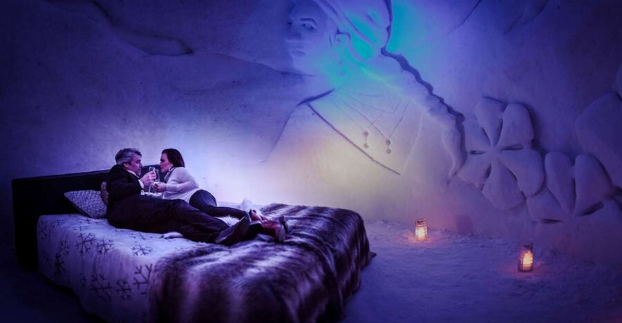 From Rovaniemi: SnowHotel Visit with Ice Restaurant Dinner - Entering the Ice Rooms