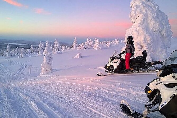 Full Day Snowmobile Safari - Learning to handle the snowmobile