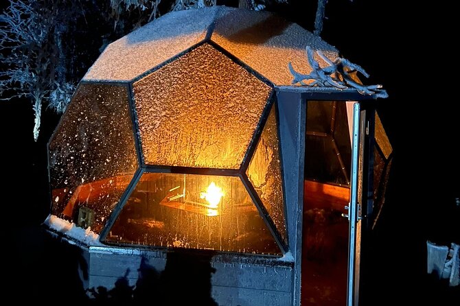 Glass Igloo Campfire Dinner under Northern Lights - Why the private format changes the value