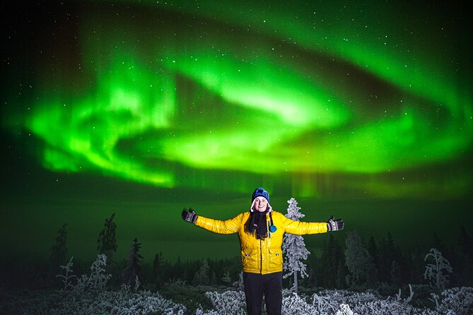 Guaranteed Northern Lights Hunting Adventure in Lapland - Hot drinks and a professional camera