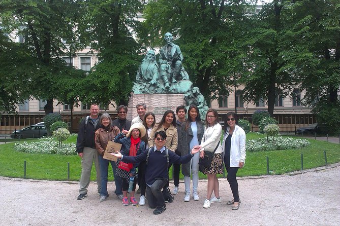 Happy Helsinki Walking Tour - Senate Square and Helsinki Cathedral
