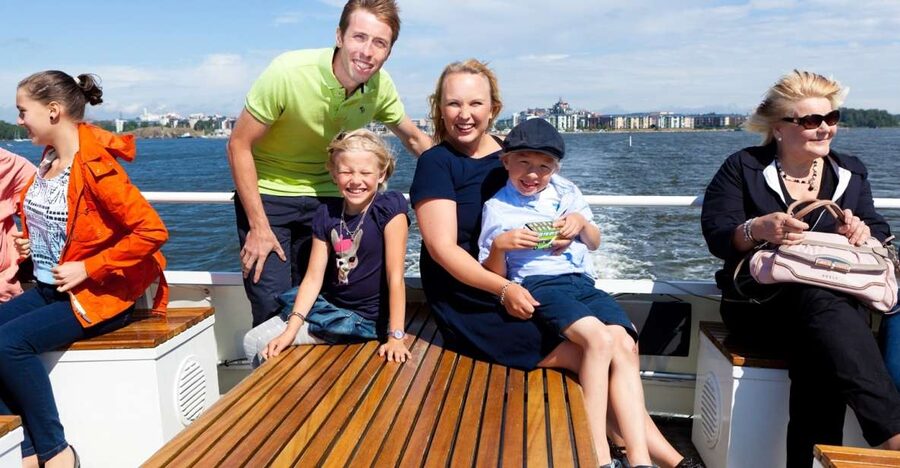 Helsinki: 48-Hour Bus & Boat Combo Tour - Using the 19-stop bus around Helsinki