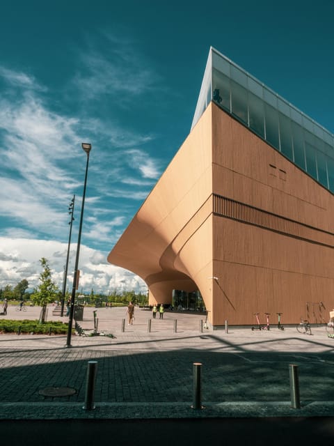 Helsinki: Architectural Highlights Guided Walking Tour - Aalto, Rautatalo, and the pleasures of looking up