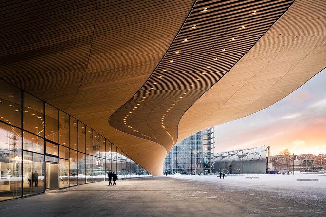 Helsinki architecture tour with a city planner - Why an urban planner changes the Helsinki walk