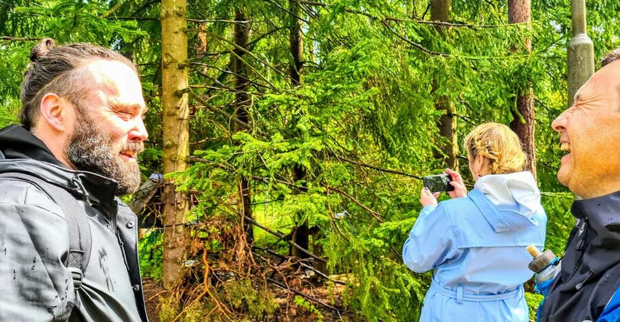 Helsinki: Bike or E-Bike Tour, BBQ, Sauna, Parks, and Forest - Seurasaari Island: wooden buildings, squirrels, and a walk
