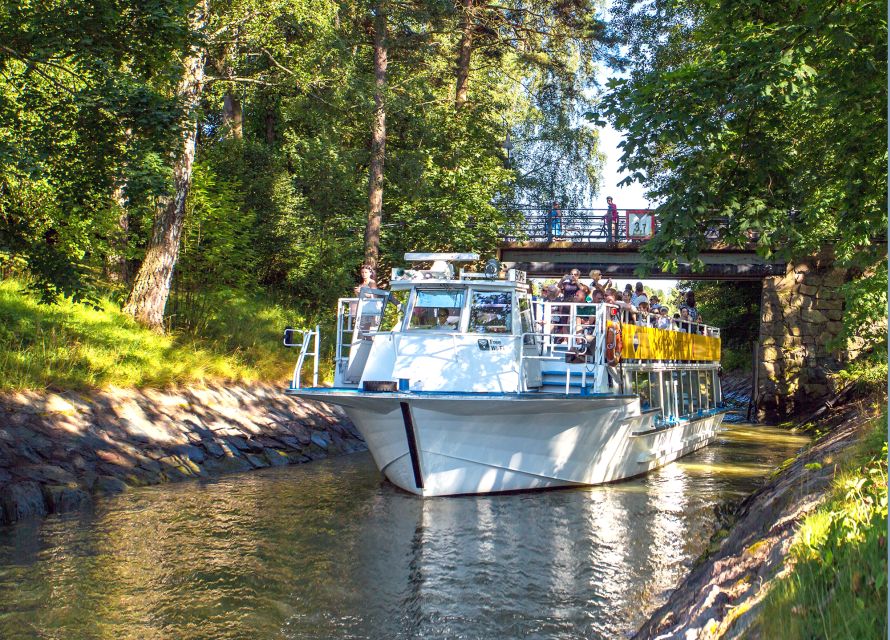 Helsinki by Bus and Boat 24-Hour Combo Ticket - Why this land-and-water combination works