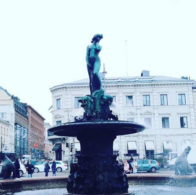 Helsinki: City and Suomenlinna 5-Hour Sightseeing Tour - Esplanade Park and Helsinki’s central rhythm