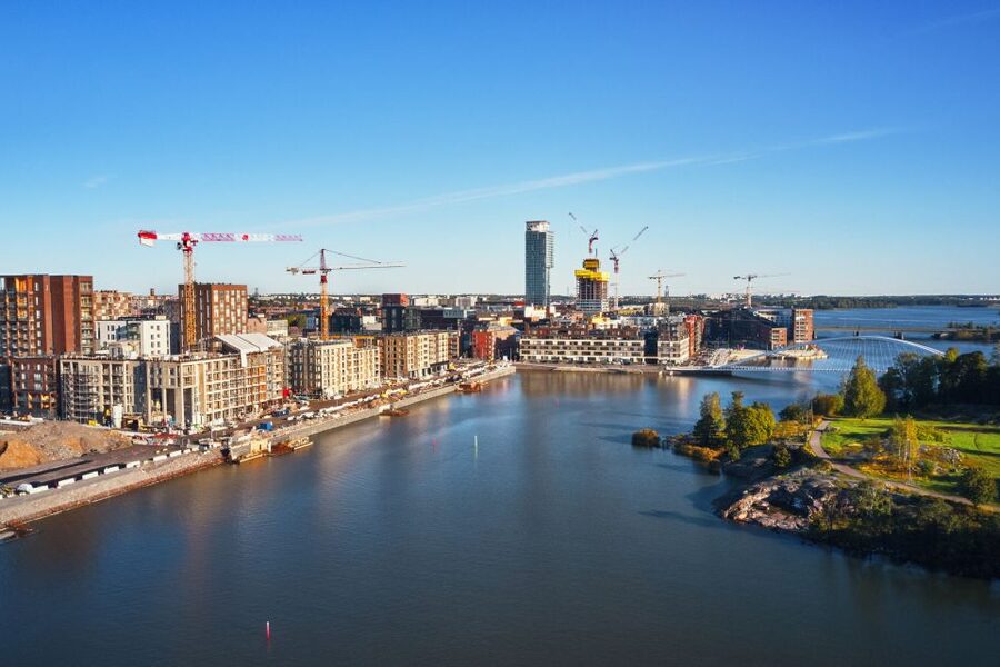 Helsinki: City Highlights 1.5-Hour Archipelago Cruise - Kruunuvuorenranta and the city’s newer edge