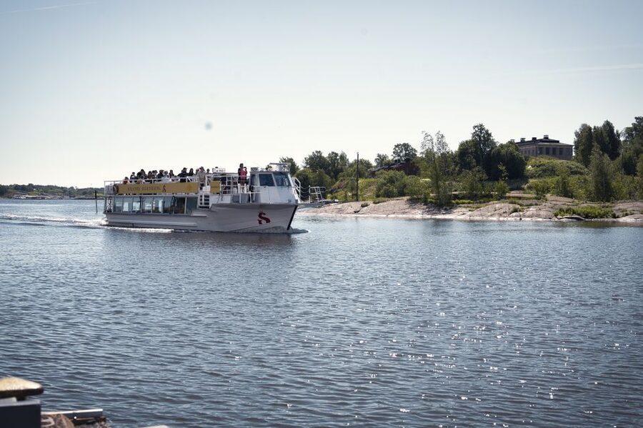 Helsinki: City Highlights 1.5-Hour Archipelago Cruise - Sompasaari, Kalasatama, and modern Helsinki