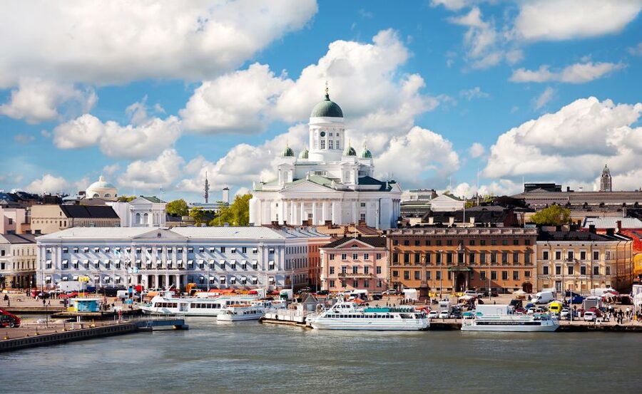 Helsinki: City Highlights and Suomenlinna Eco-Friendly Tour - The ferry to Suomenlinna