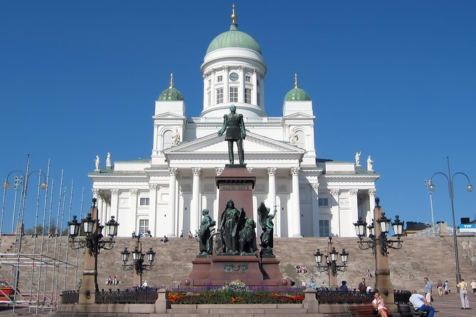 Helsinki Highlights Tour By Tram And Walking - Esplanadi Park and the walk between Helsinki’s landmarks