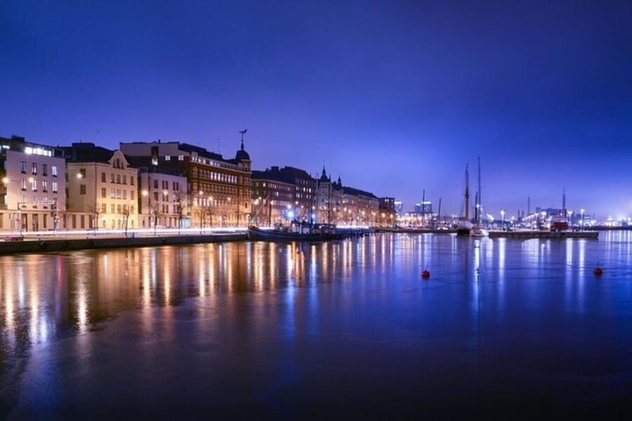 Helsinki : Highlights Walking Tour - Esplanadi, the city’s central green pause