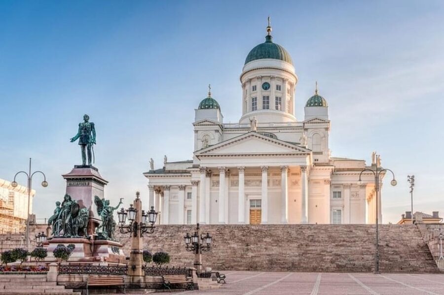 Helsinki: Must-See Attractions Guided Walking Tour - Kauppatori and the Old Market Hall