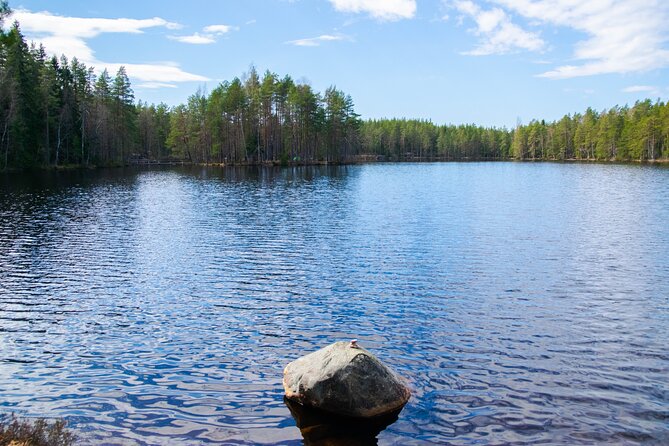 Helsinki: Nuuksio National park hiking with campfire lunch - A 7.5-kilometer route with real hills