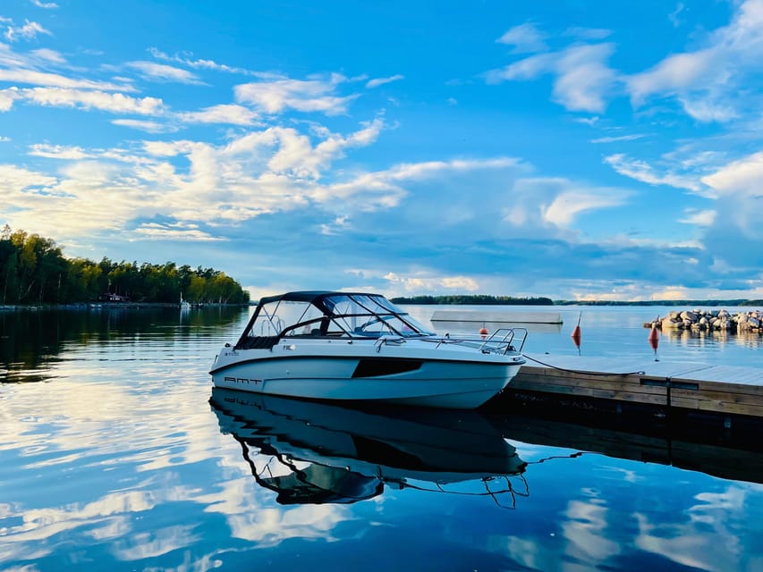 Helsinki: Private Boat Tour - The Helsinki waterfront and city views