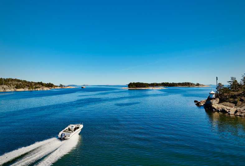 Helsinki: Private Boat Tour - Boarding the white AMT 210DC
