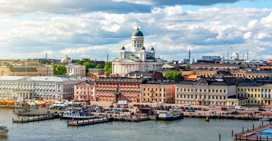 Helsinki: Private Walking Tour with a Local Guide - Why a private walk works well in Helsinki