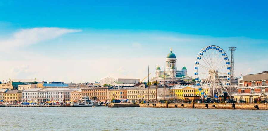 Helsinki Stopover Tour with Round-Trip Airport Transfers - Esplanade Park and the market side of Helsinki