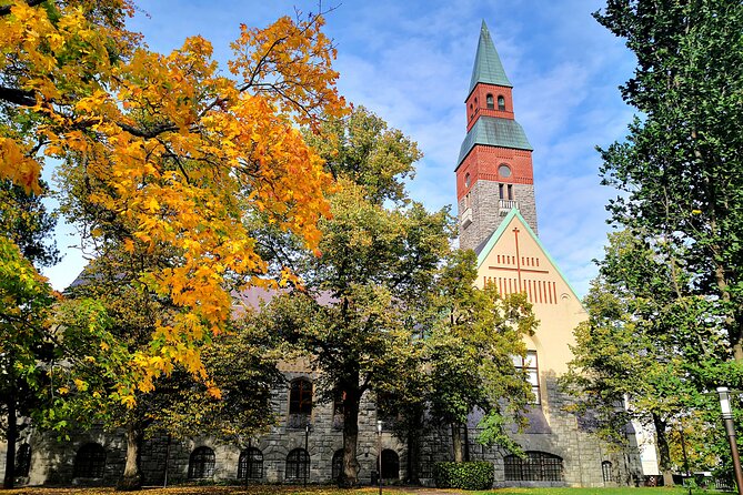 Helsinki walking tour with a city planner - Central Railway Station explains the modern city