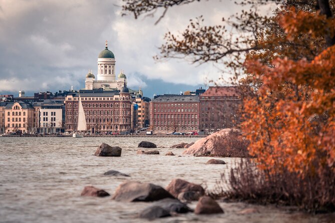 Helsinki walking tour with a city planner - Presidential Palace and Uspenski Cathedral