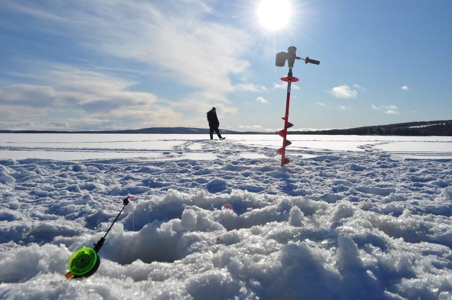 Ice fishing program in Lapland - Leaving Arctic City Hotel for the frozen lake