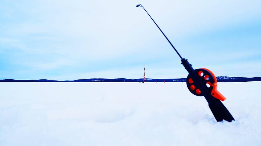 Ice fishing program in Lapland - What the three-hour schedule feels like