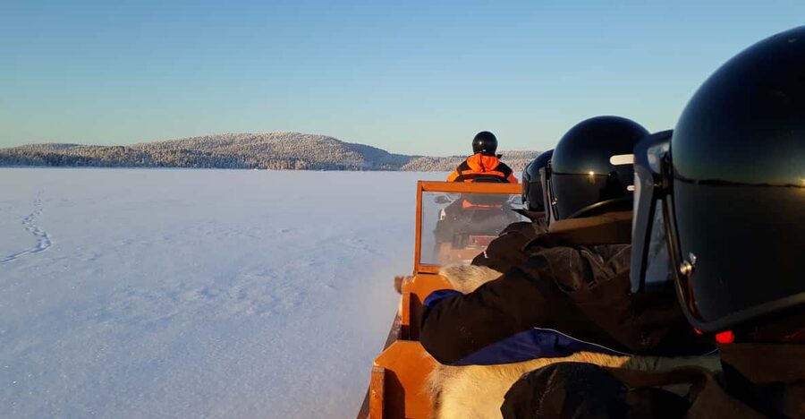 Ivalo: Ice Fishing Tour to Lake Inari, Reindeers & Lunch - From Ivalo to Koppelo by winter sleigh