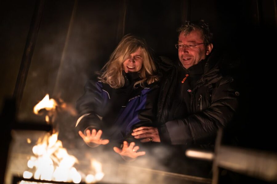 Ivalo: Lake Inari Northern Lights Tour w/ Reindeer & Dinner - Meeting and feeding the reindeer